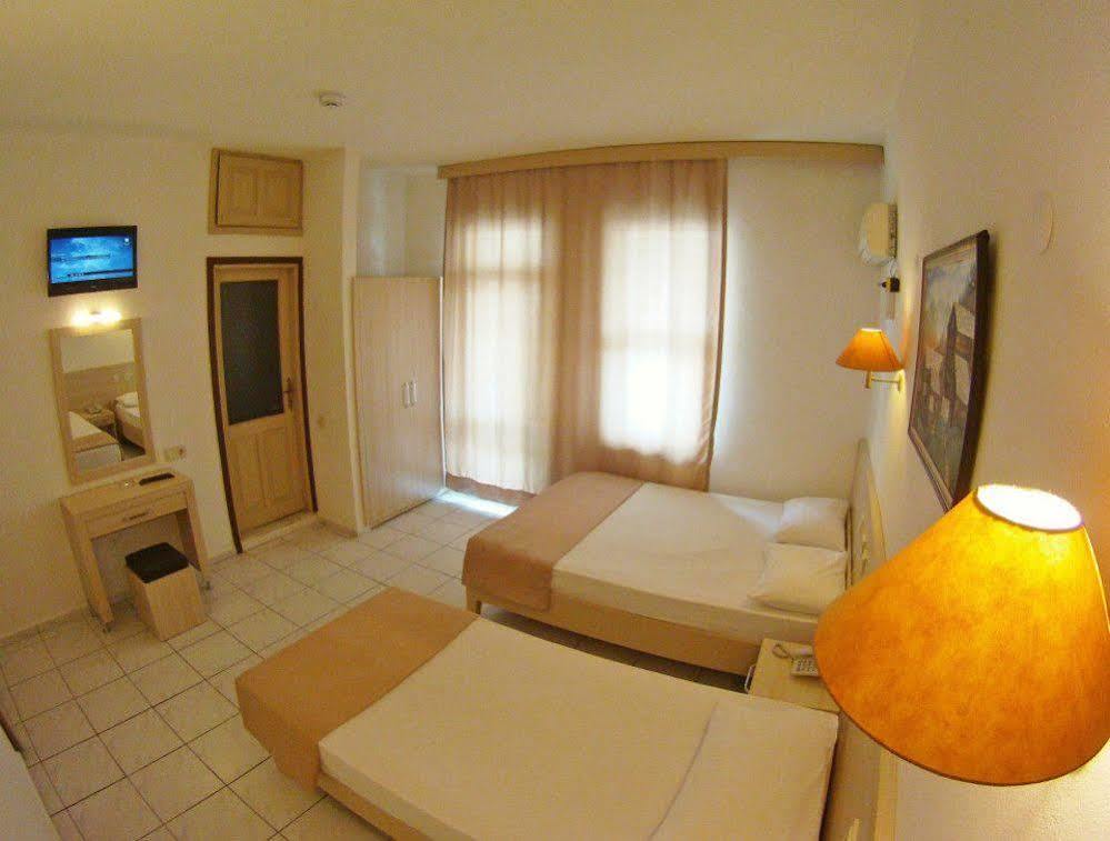 Otel Kleopatra Carina